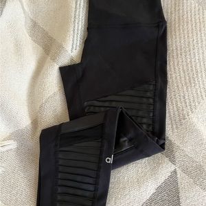 Alo yoga Moto leggings New w/o tags